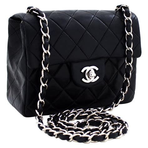 chanel chain trim shoulder bag